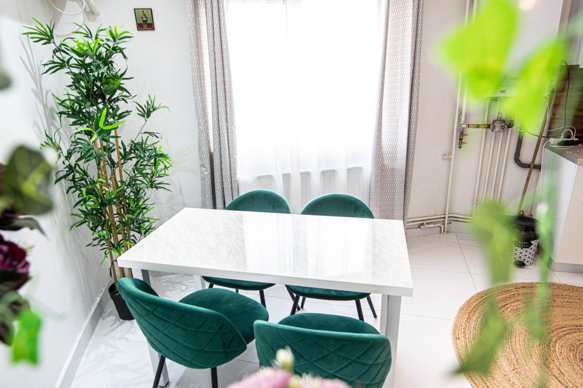 Apartament Near The Park Two Rooms Boekarest Buitenkant foto