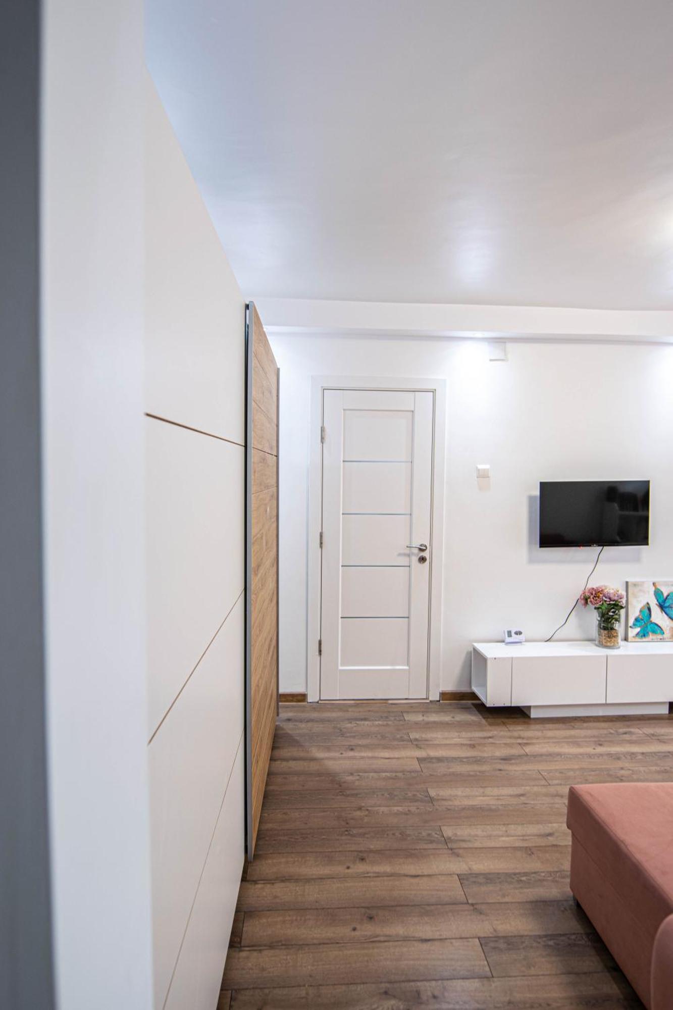 Apartament Near The Park Two Rooms Boekarest Buitenkant foto