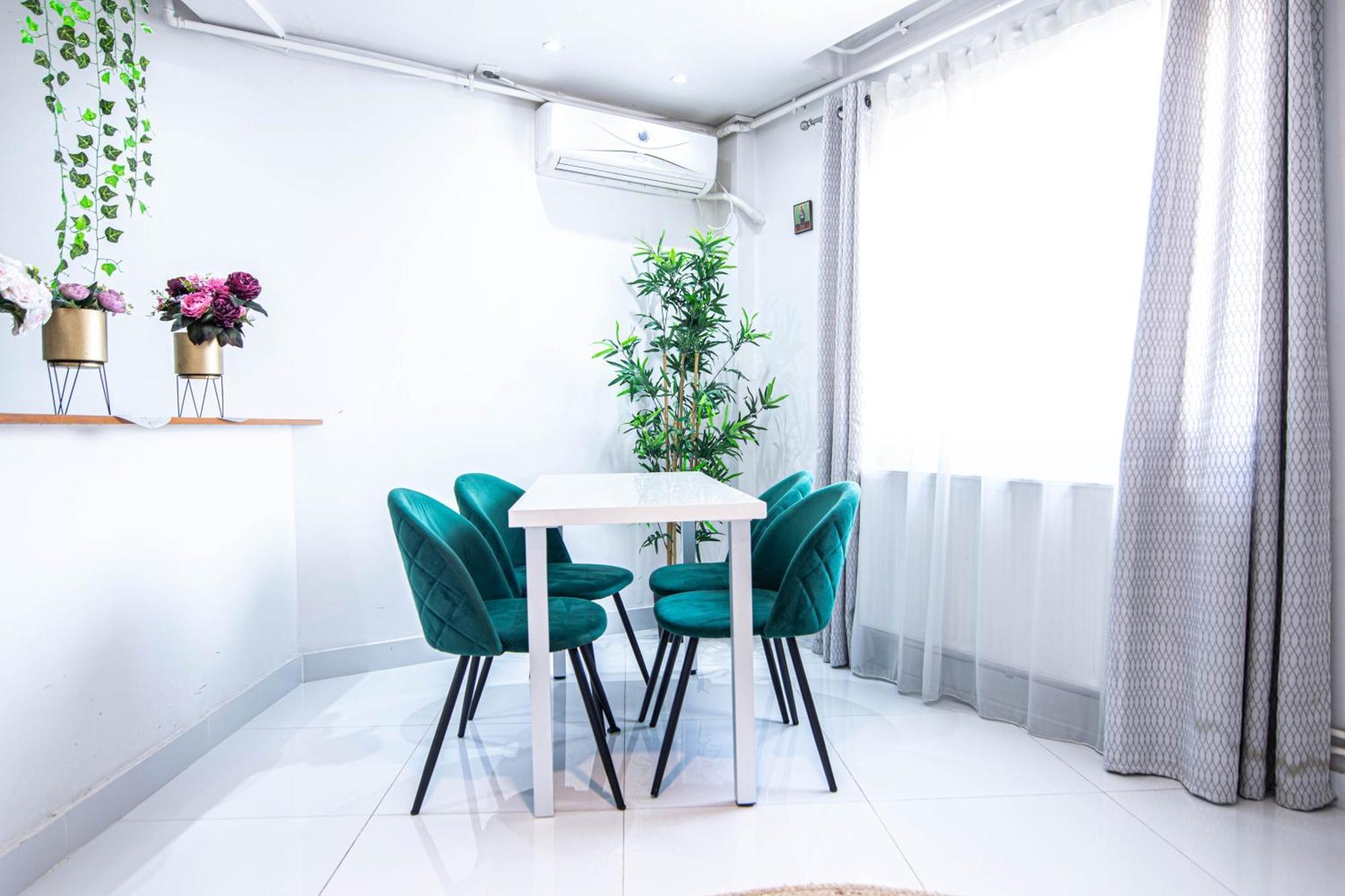 Apartament Near The Park Two Rooms Boekarest Buitenkant foto