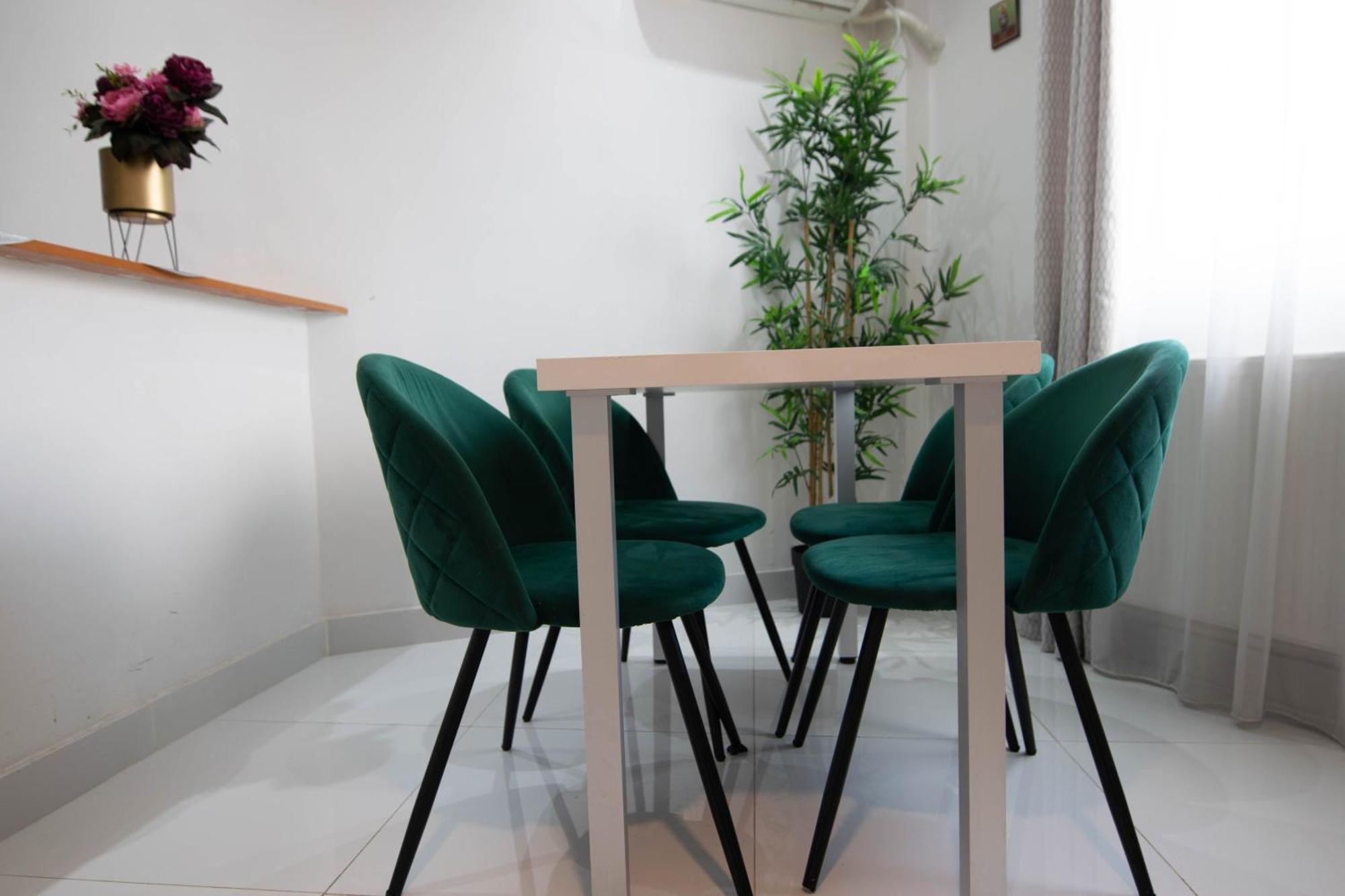 Apartament Near The Park Two Rooms Boekarest Buitenkant foto